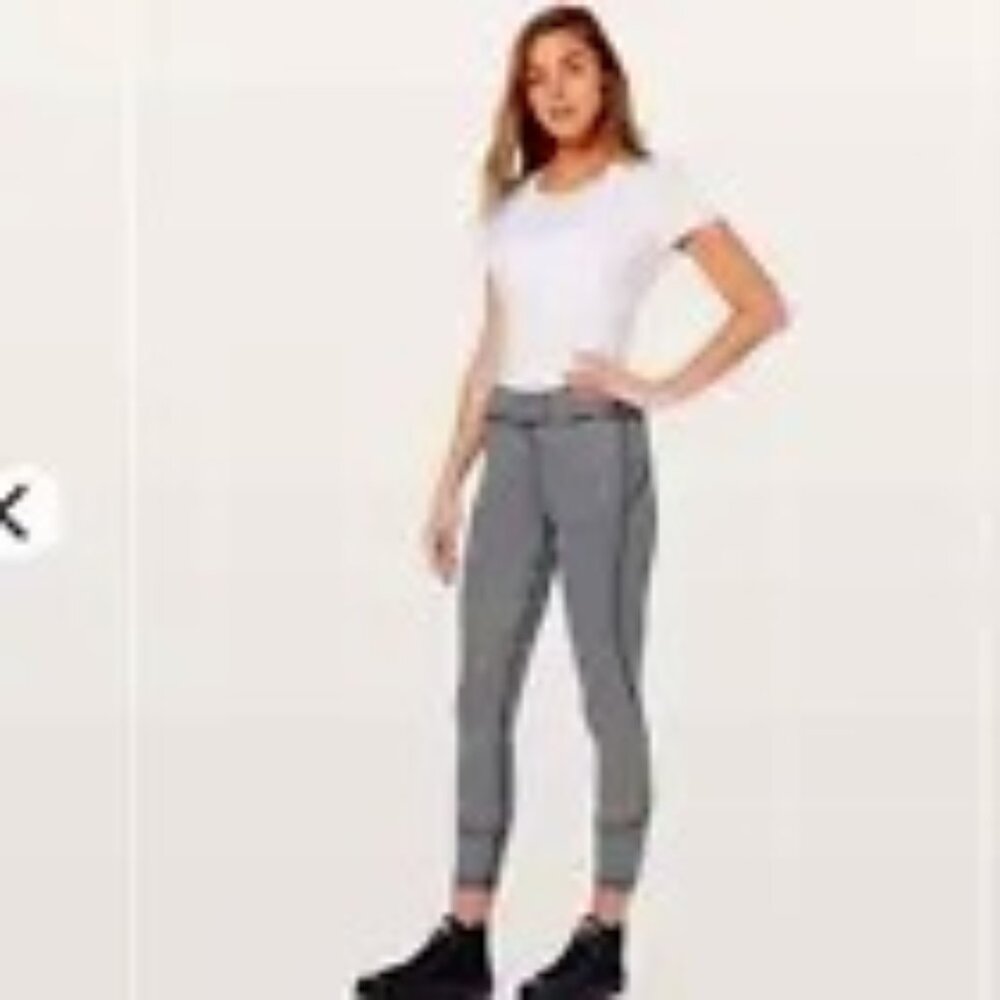 Lululemon In Movement Tight Legging 7/8 Everlux 25" Black White Size 4 #W5BBQS